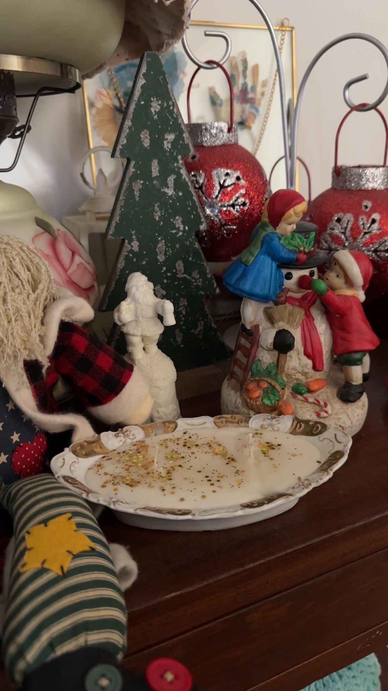 Victorian Holiday Glow Candle