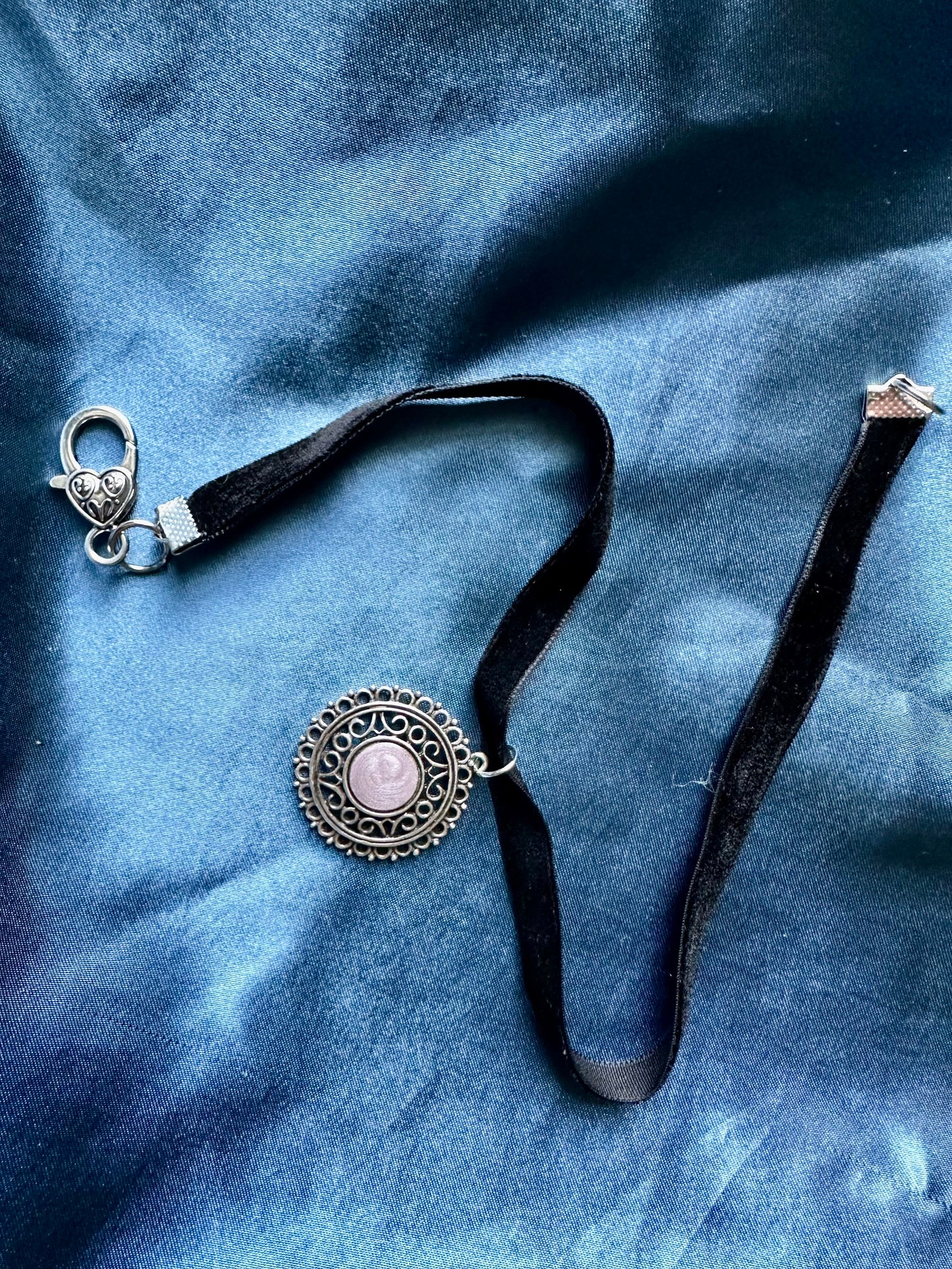 Lavender Scroll Choker