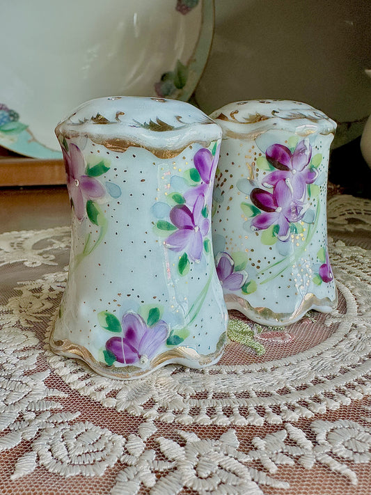 Violet Shakers
