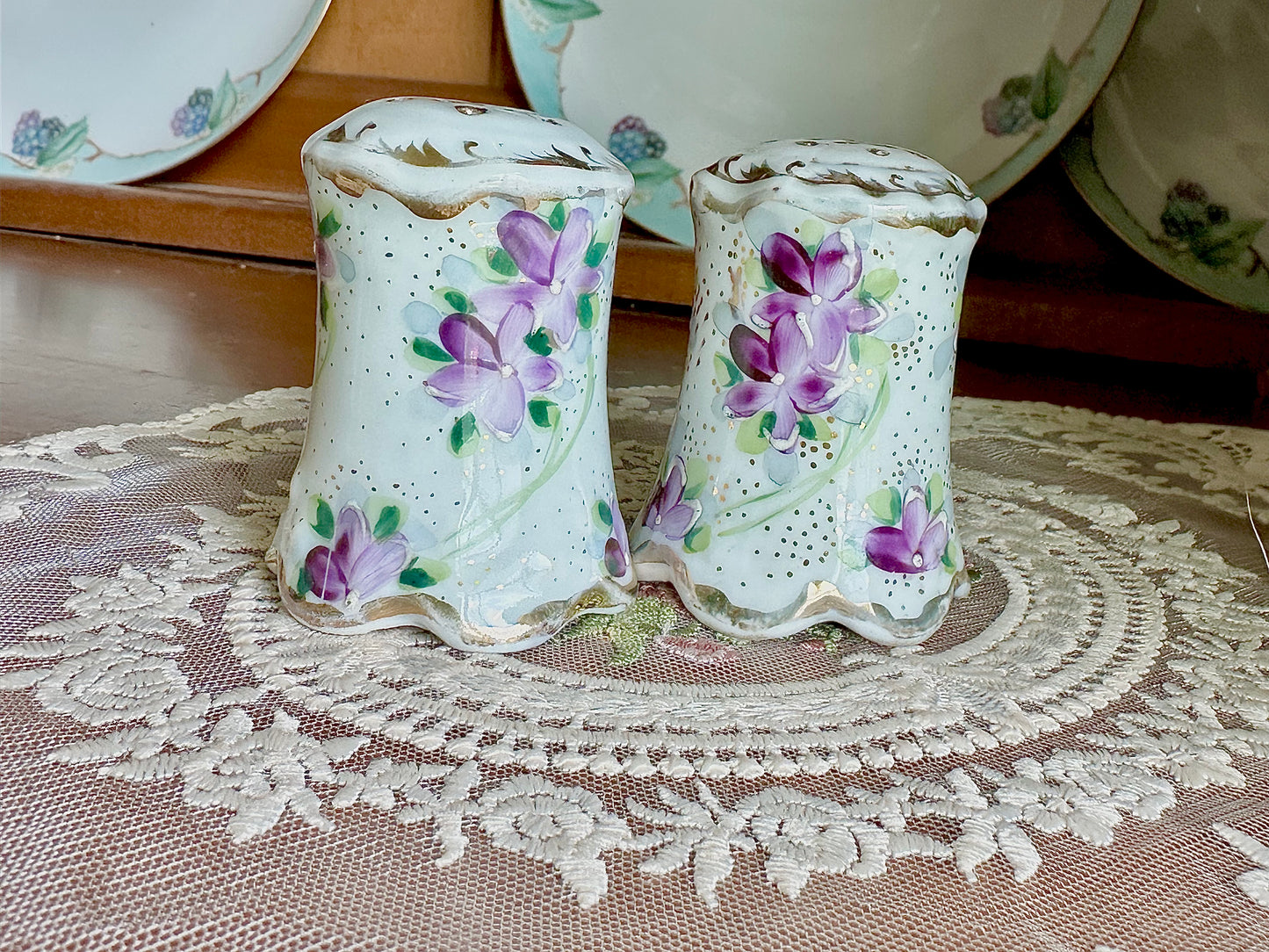 Violet Shakers